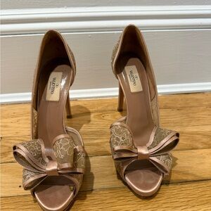 Valentino Lace D’orsay pump